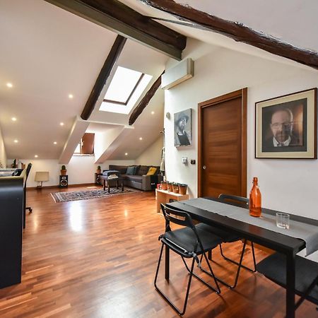 Modern Apartment Piazza Statuto Porta Susa Fs Turijn Buitenkant foto
