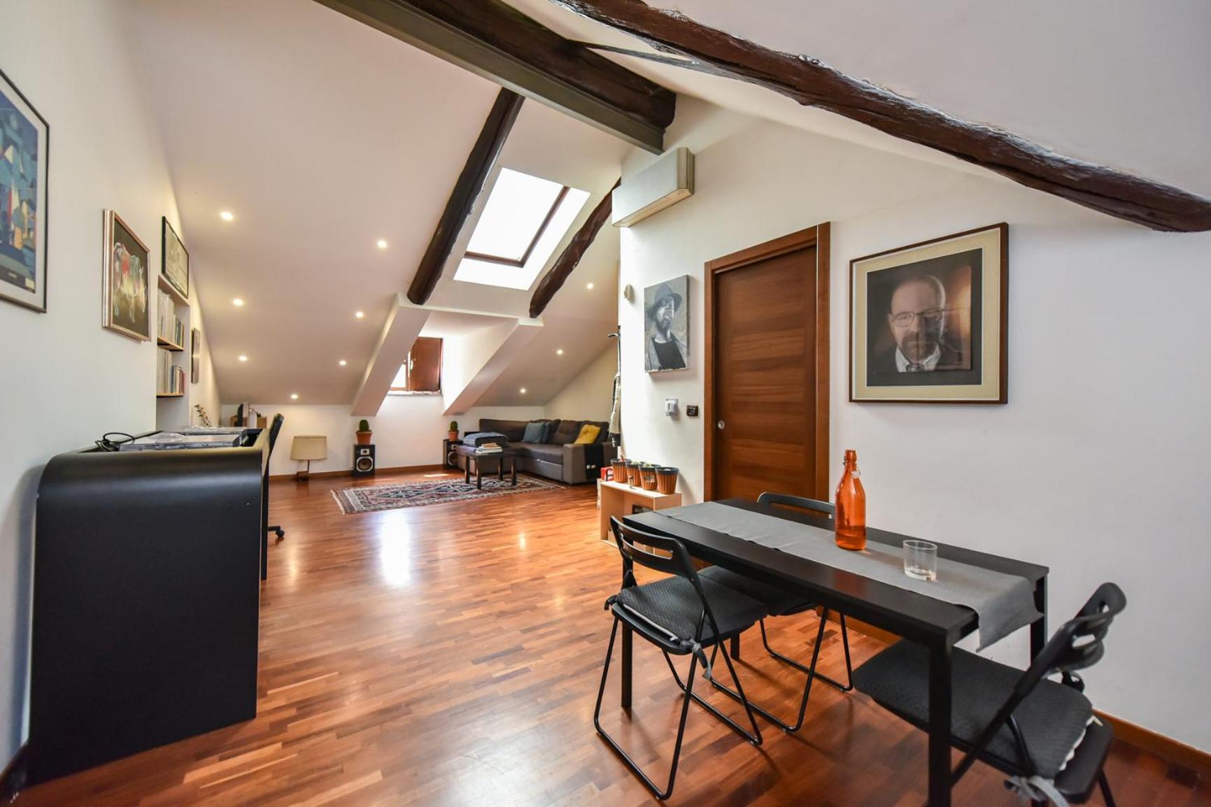 Modern Apartment Piazza Statuto Porta Susa Fs Turijn Buitenkant foto